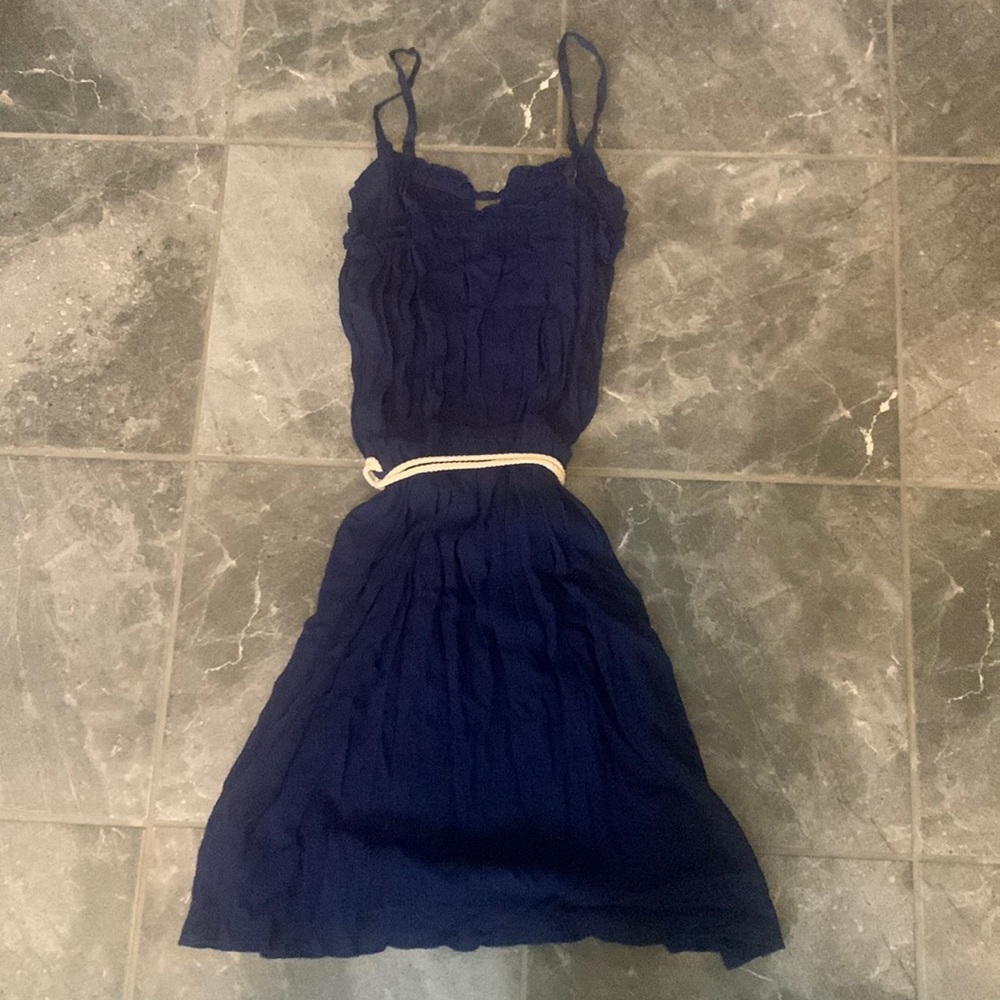 BCA by Rebecca Virtue Navy Getaway Crinkle Rayon Dress w/ braided belt Sz S - Picture 2 of 4